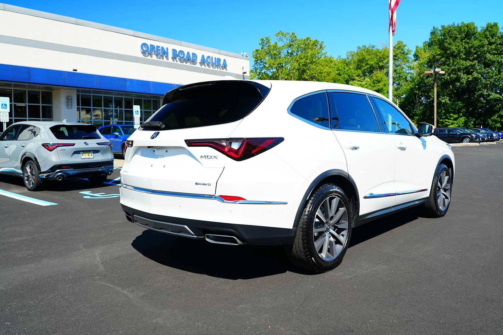 Certified 2026 Acura MDX w/ Technology Package AWD/4WD image 7