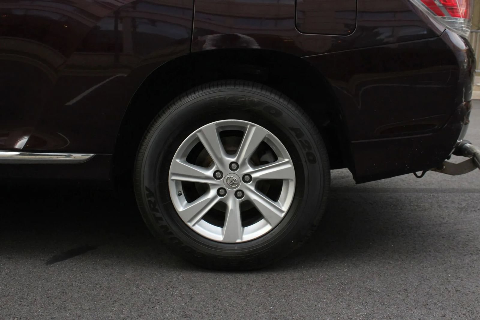 Used 2013 Toyota Highlander 4WD Hybrid image 8