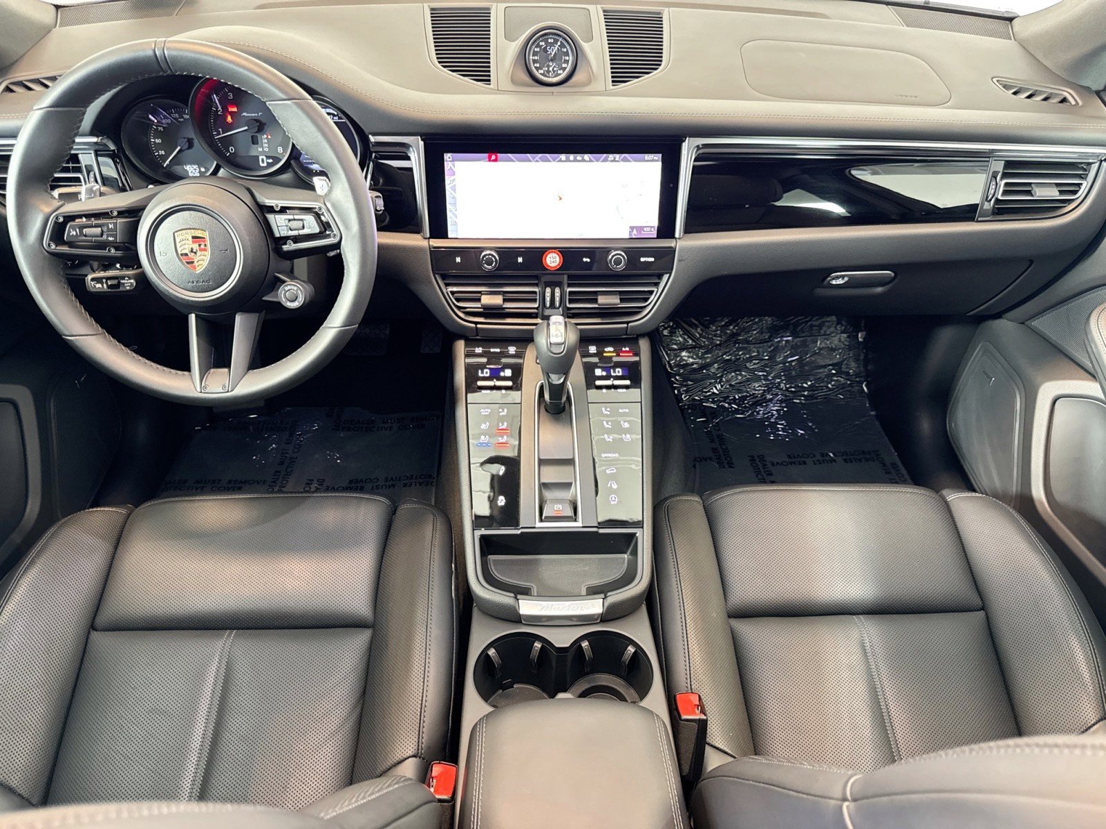 Certified 2025 Porsche Macan AWD/4WD image 20