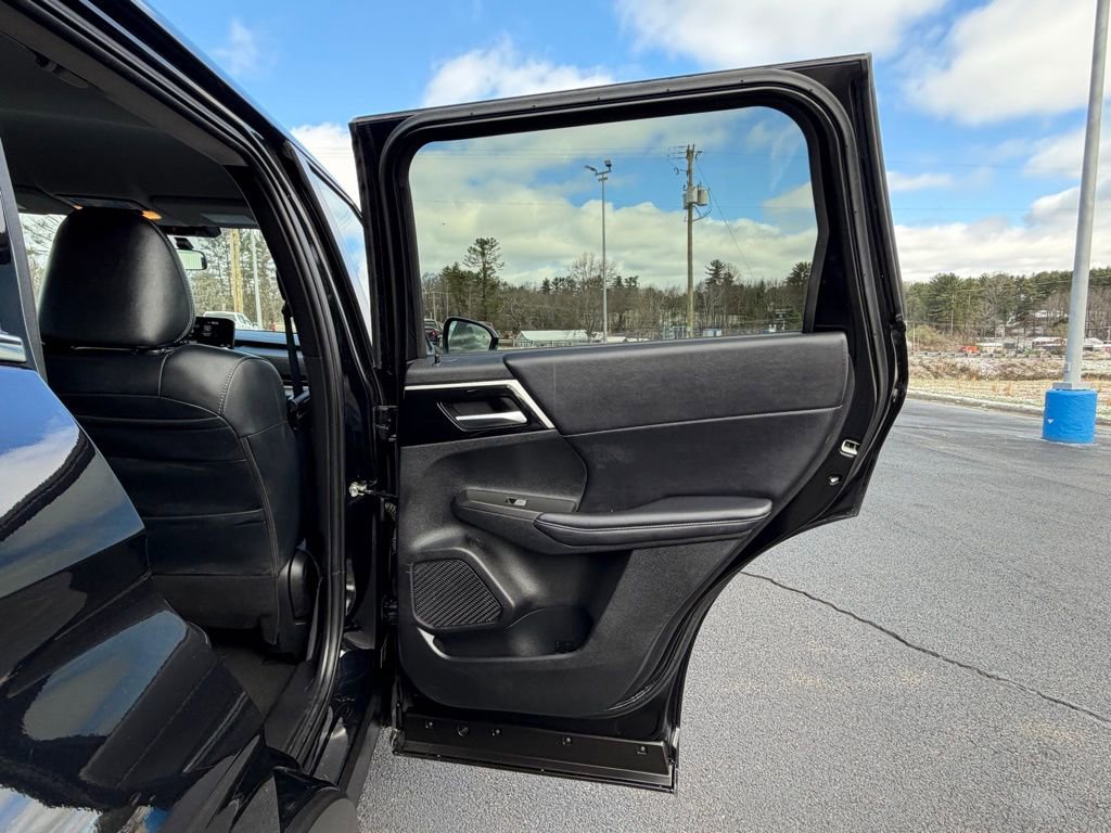 Used 2024 Mitsubishi Outlander SE AWD/4WD image 25