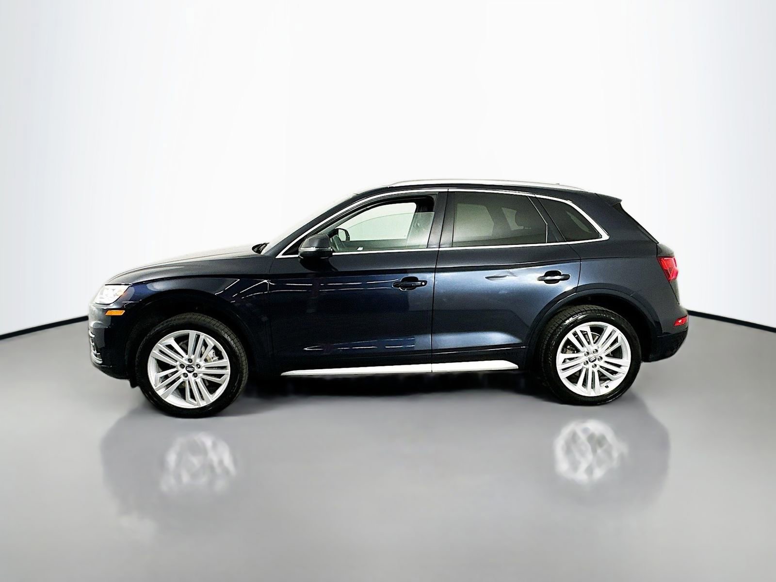 Used 2019 Audi Q5 3.2 Premium w/ Premium Plus Package AWD/4WD image 4