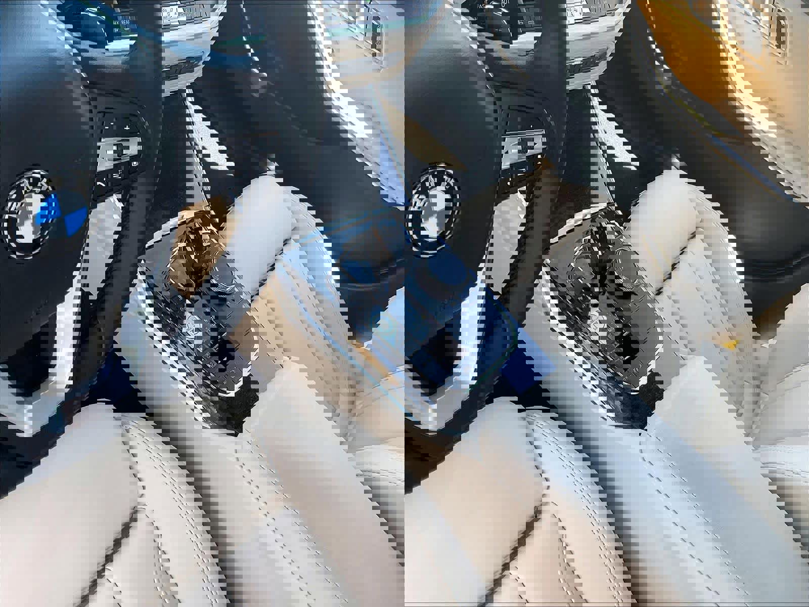 Used 2019 BMW 330i Sedan w/ Convenience Package image 18