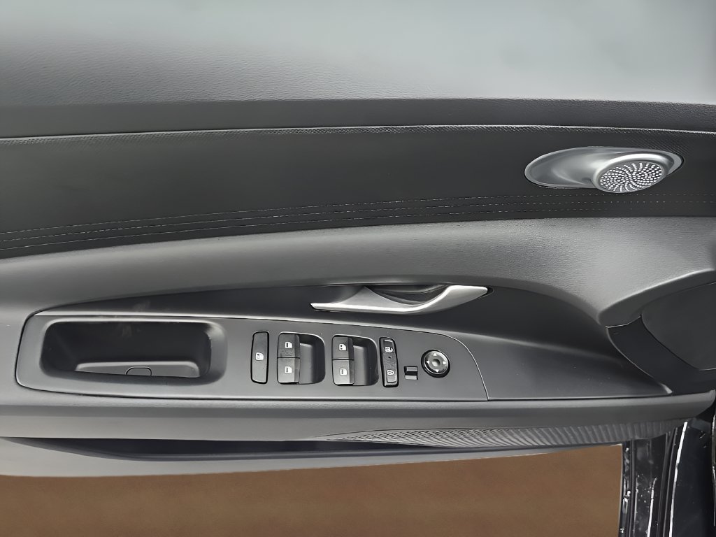 New 2026 Hyundai Elantra SE FWD image 11