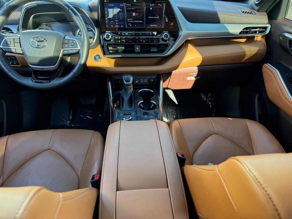 Used 2022 Toyota Highlander Platinum image 13