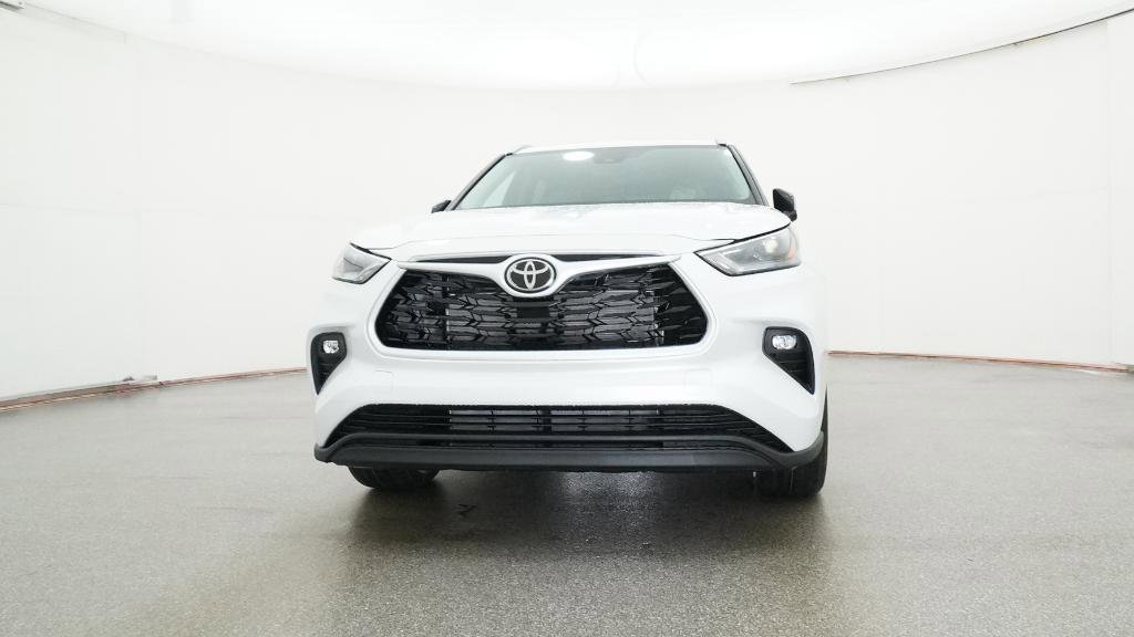 New 2026 Toyota Highlander XLE image 18
