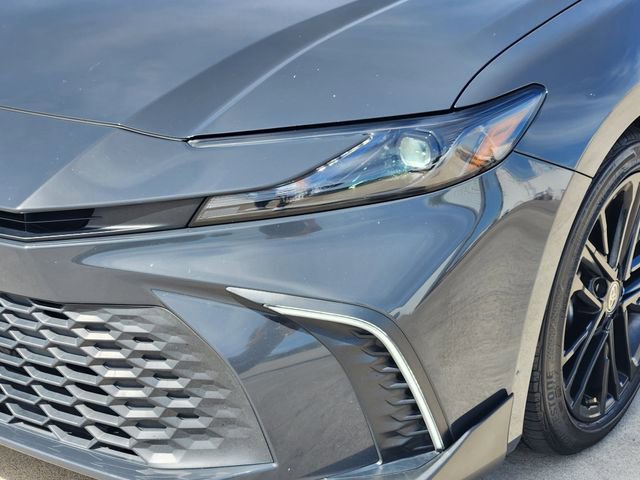 Used 2025 Toyota Camry SE w/ Convenience Package image 9