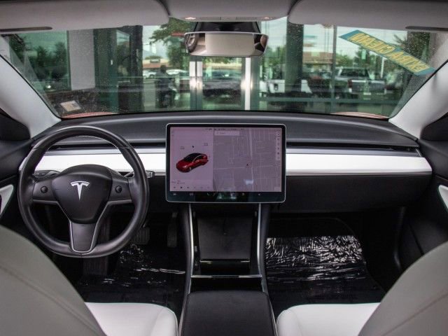 Used 2018 Tesla Model 3 image 14