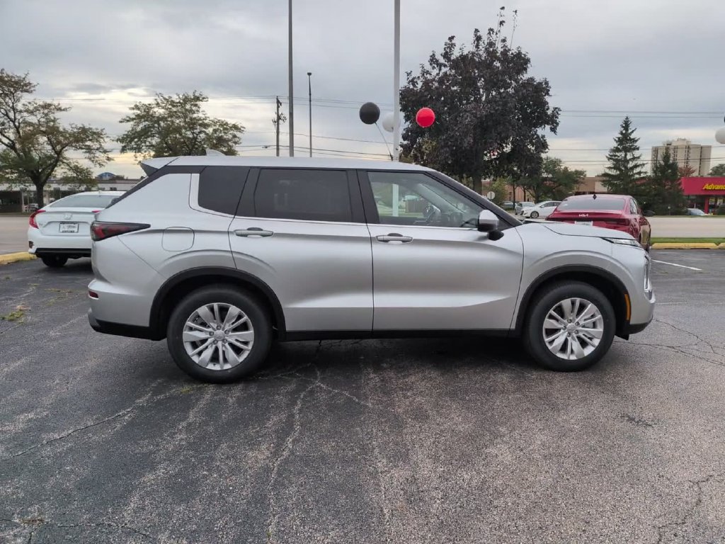 New 2026 Mitsubishi Outlander ES AWD/4WD image 7