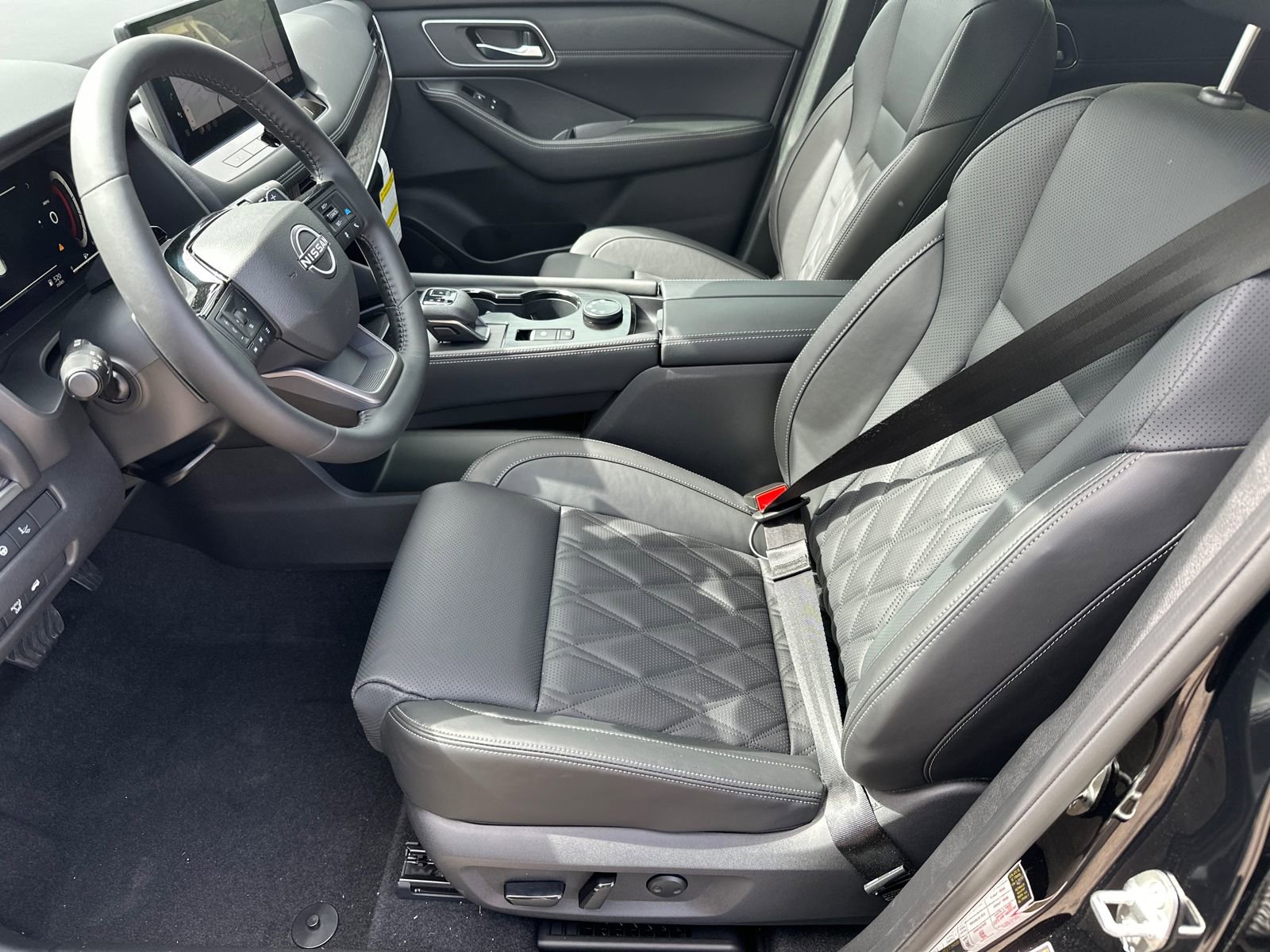 New 2026 Nissan Rogue Platinum w/ Tech Package image 7