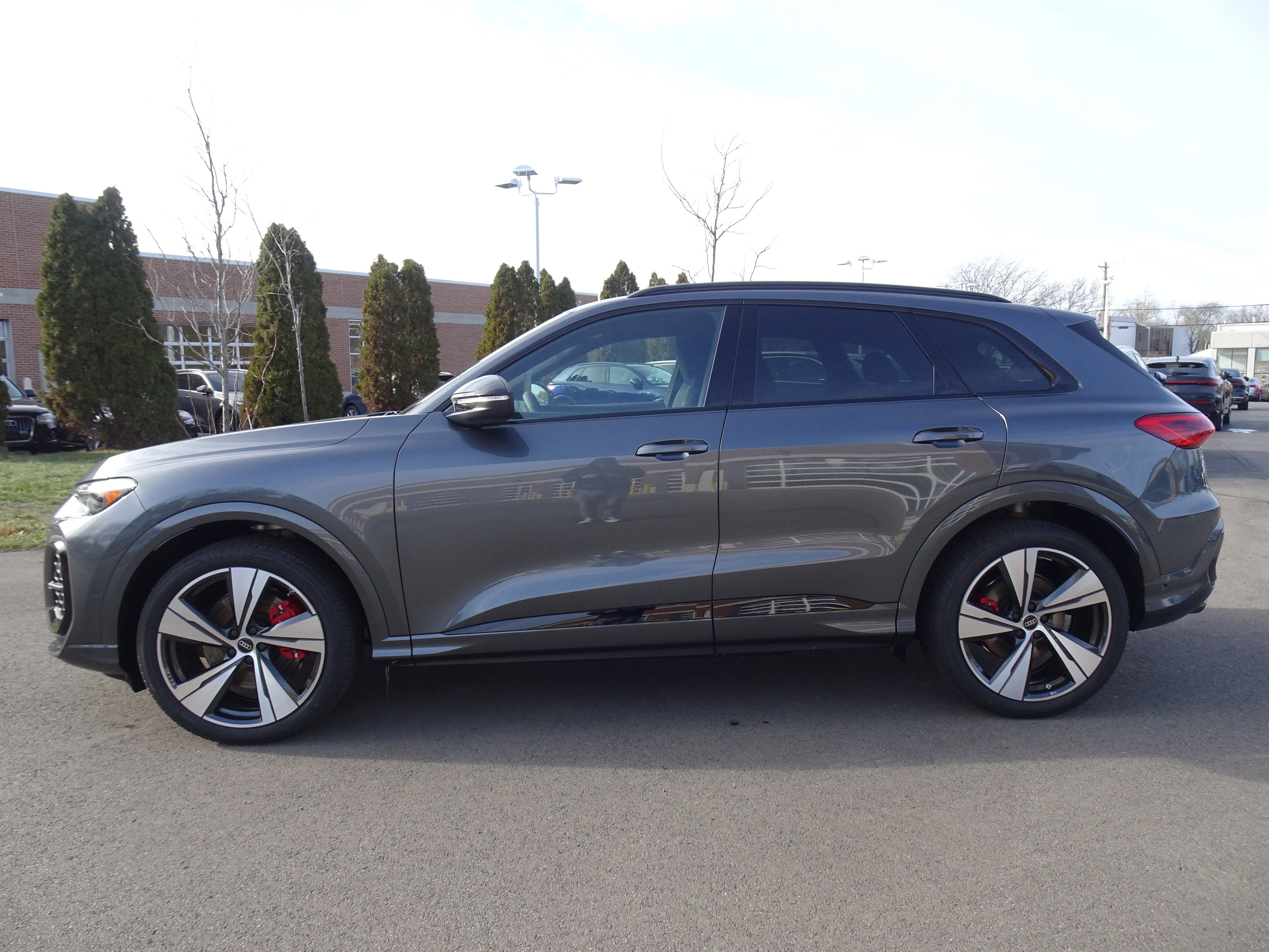 New 2025 Audi SQ5 Premium Plus image 2