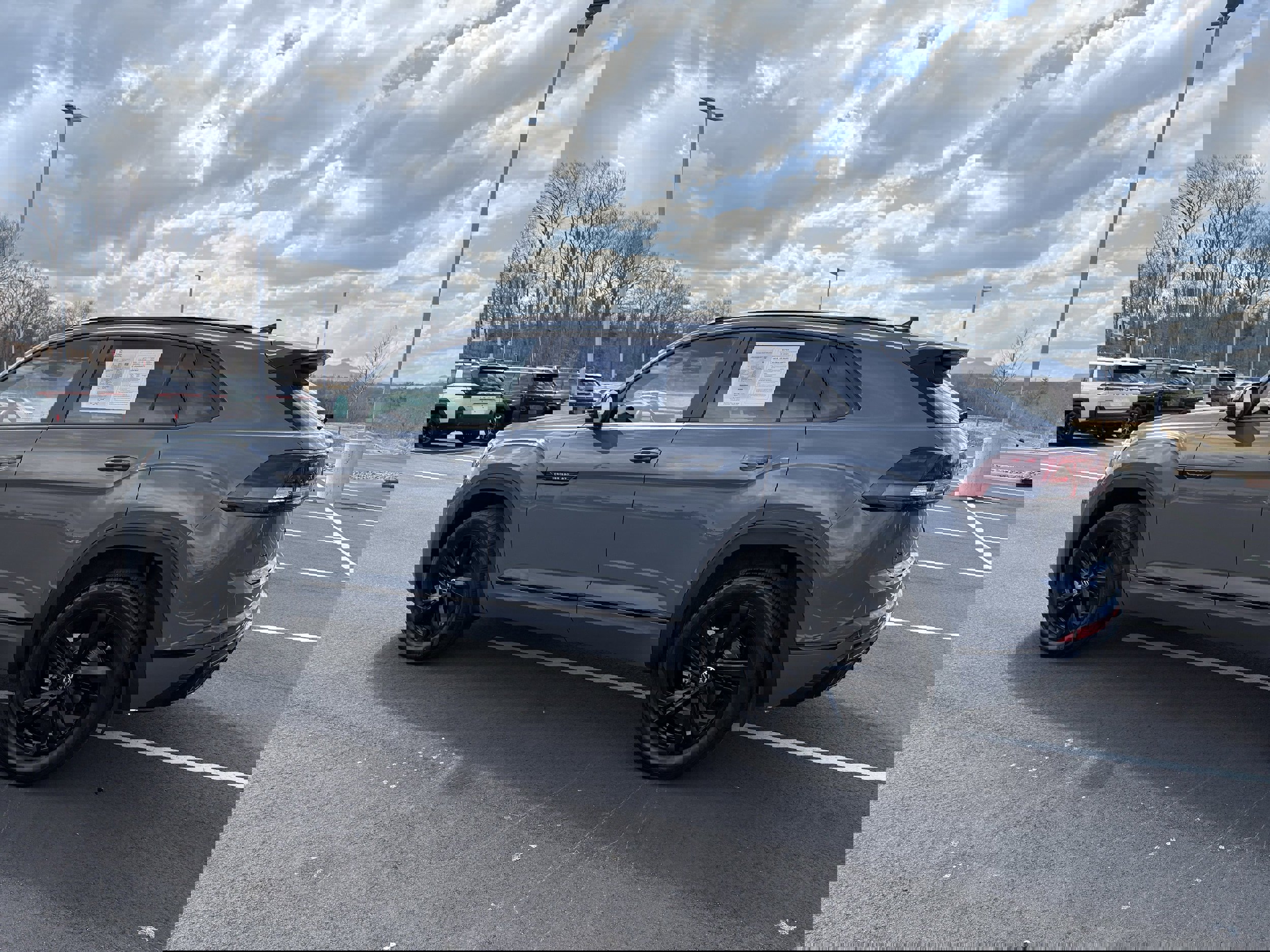 Used 2025 Volkswagen Atlas Cross Sport SEL R-Line image 5