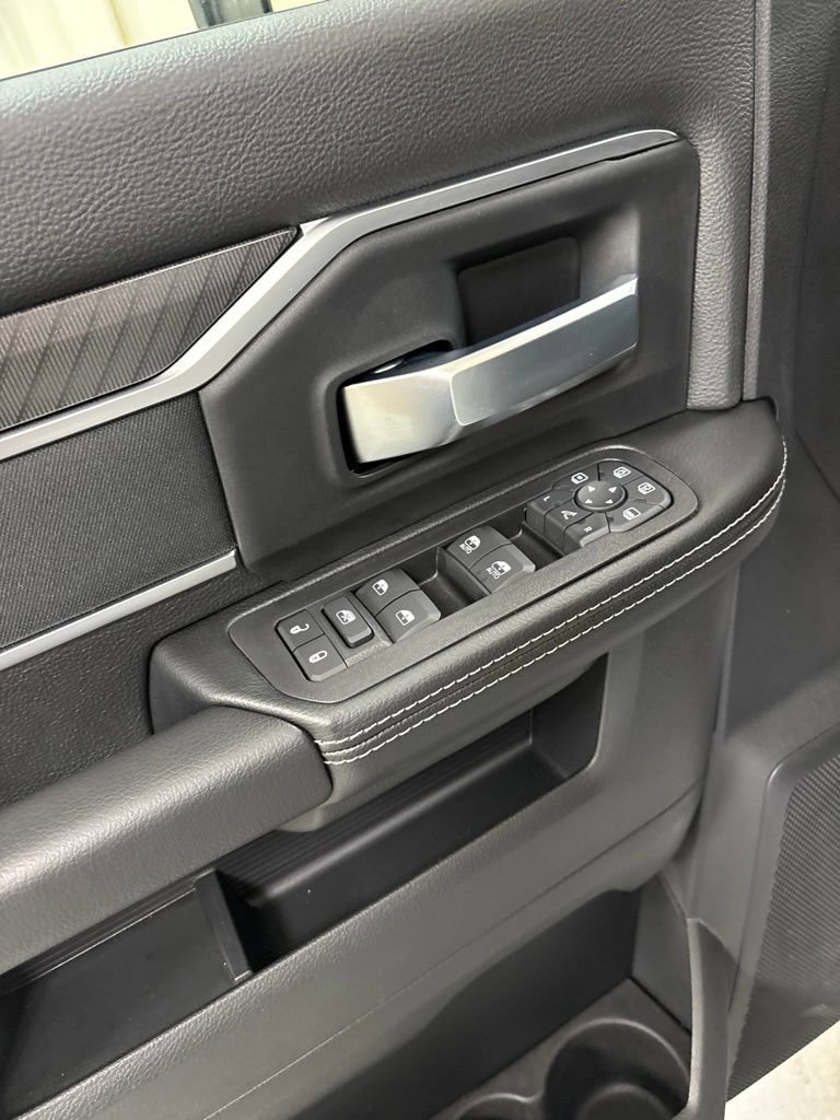 New 2026 RAM 2500 Big Horn AWD/4WD image 18