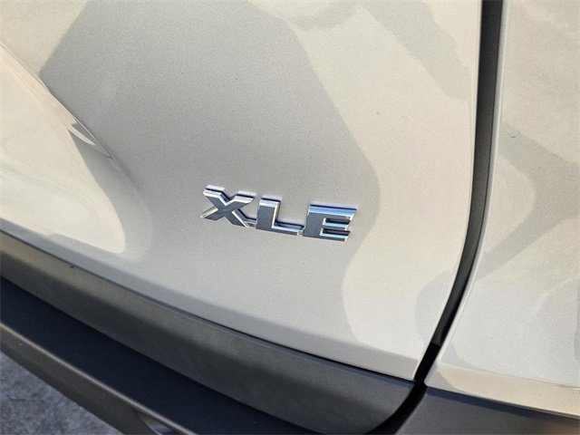 Used 2023 Toyota RAV4 XLE image 6