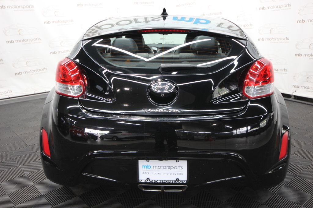 Used 2015 Hyundai Veloster w/ Option Group 02 FWD image 5