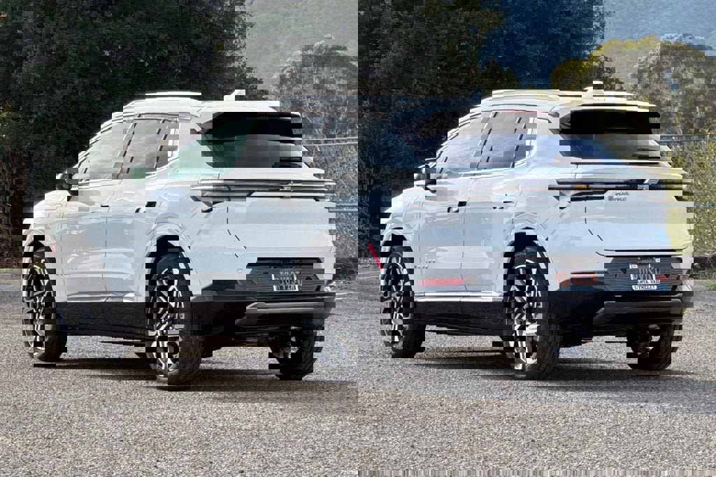 New 2026 Chevrolet Equinox EV LT image 6