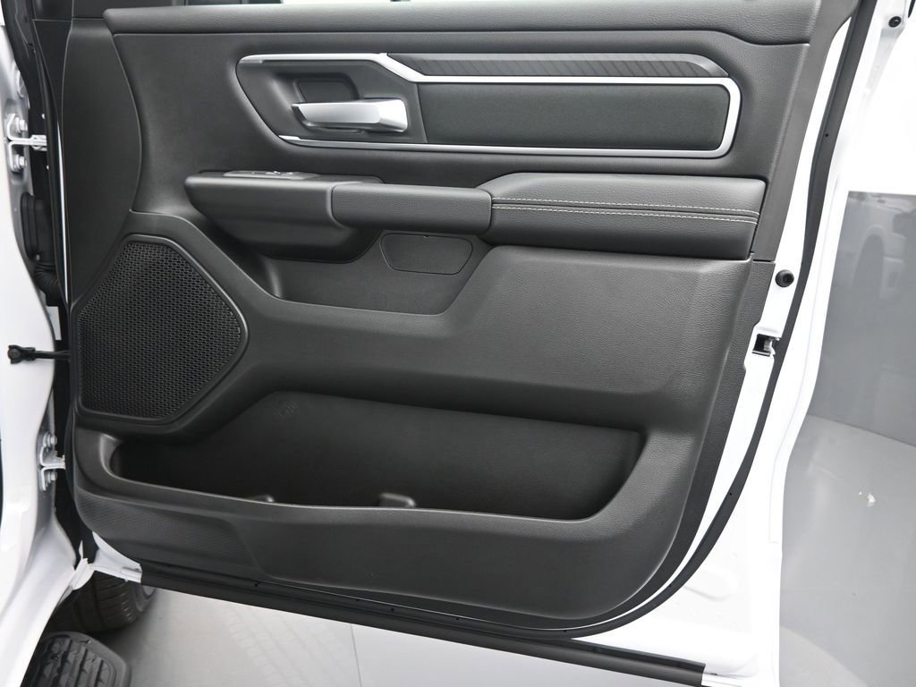 New 2026 RAM 1500 4x4 Crew Cab image 23