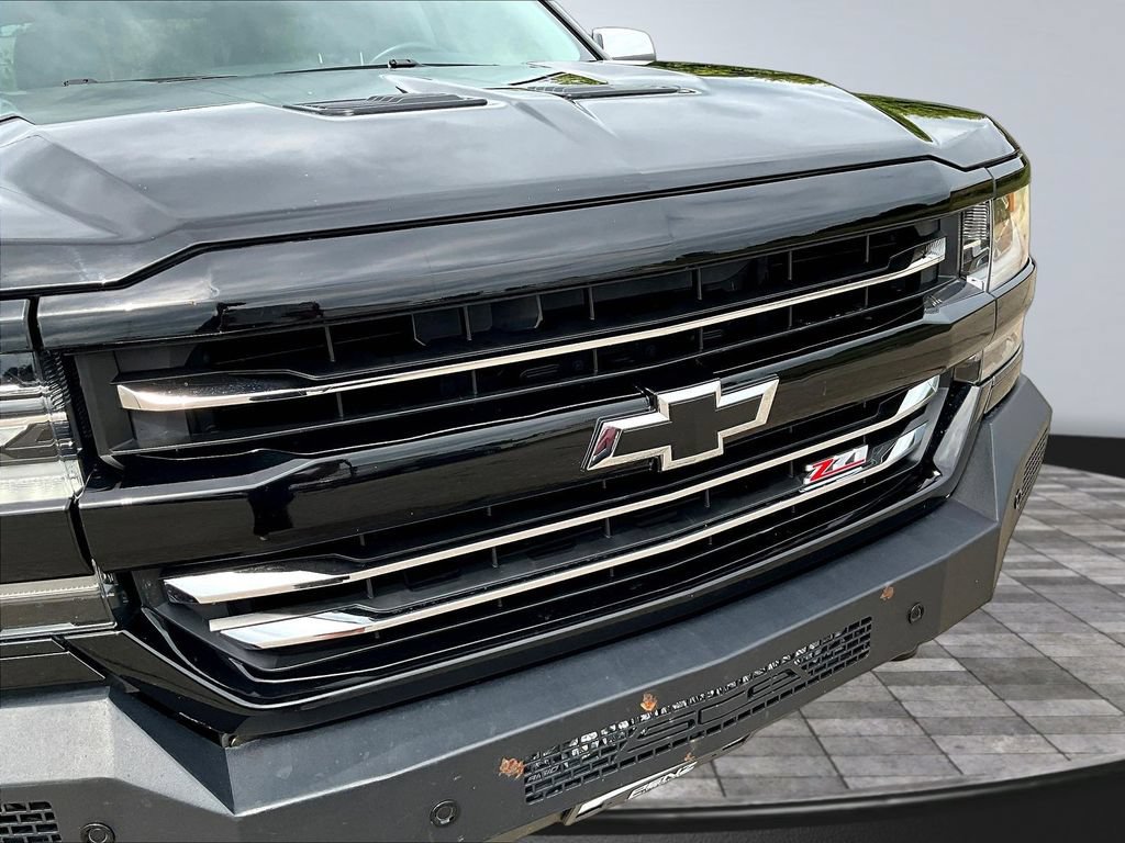 Used 2017 Chevrolet Silverado 1500 LTZ Z71 w/ LTZ Plus Package AWD/4WD image 36