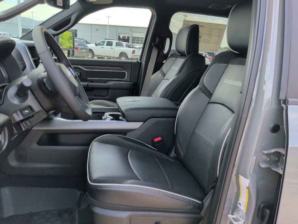 New 2026 RAM 3500 Laramie AWD/4WD image 13