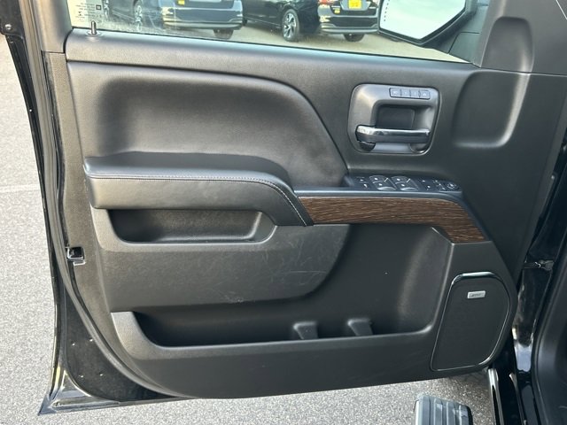 Used 2017 GMC Sierra 1500 Denali w/ Denali Ultimate Package image 11