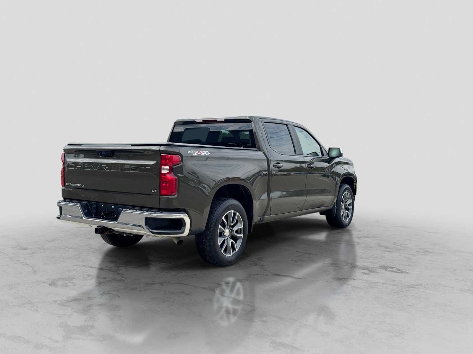 Used 2023 Chevrolet Silverado 1500 LT AWD/4WD image 6