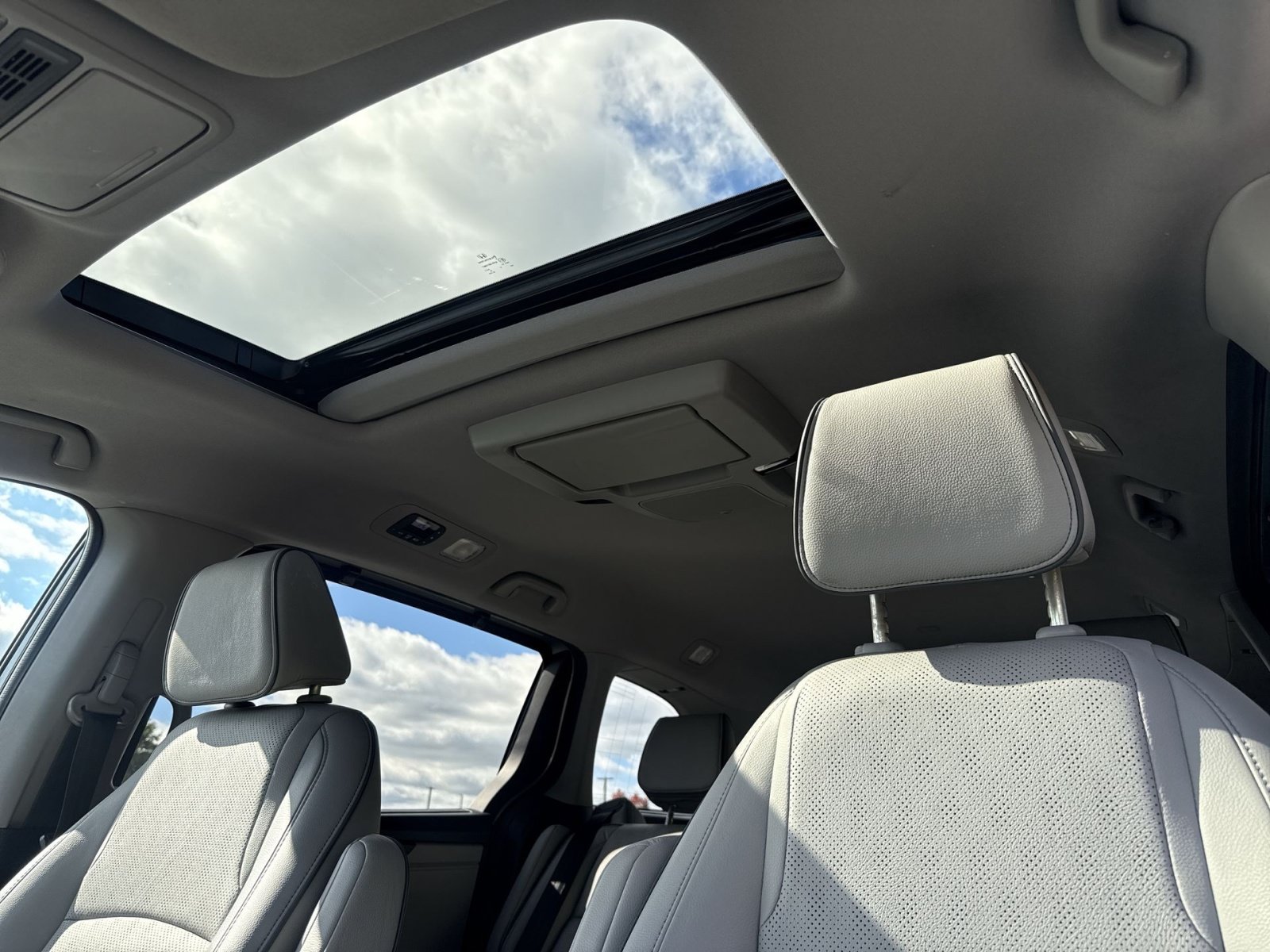 Used 2021 Honda Odyssey Elite image 25