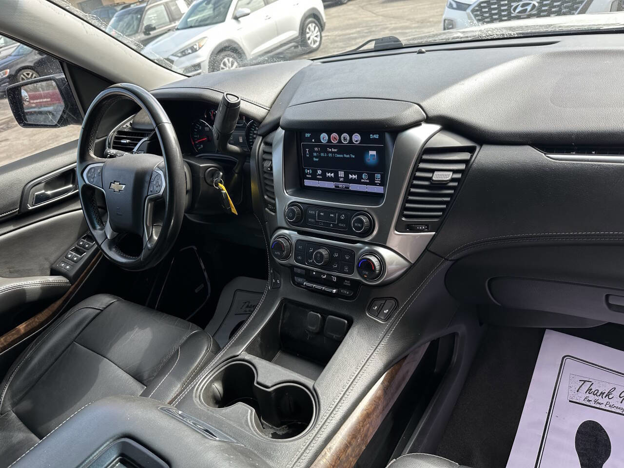 Used 2018 Chevrolet Suburban LT AWD/4WD image 4