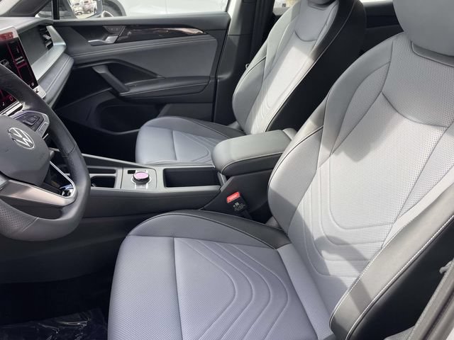 New 2026 Volkswagen Tiguan SE R-Line FWD image 19