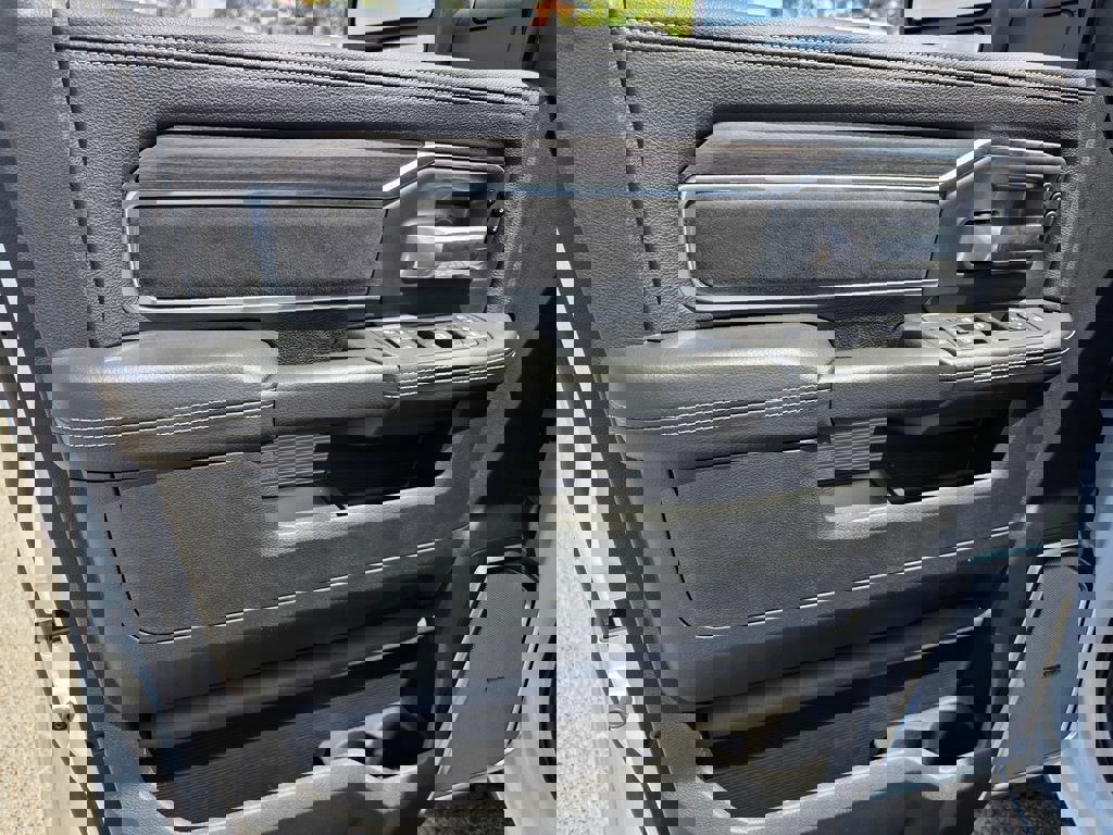 New 2026 RAM 2500 Laramie AWD/4WD image 8