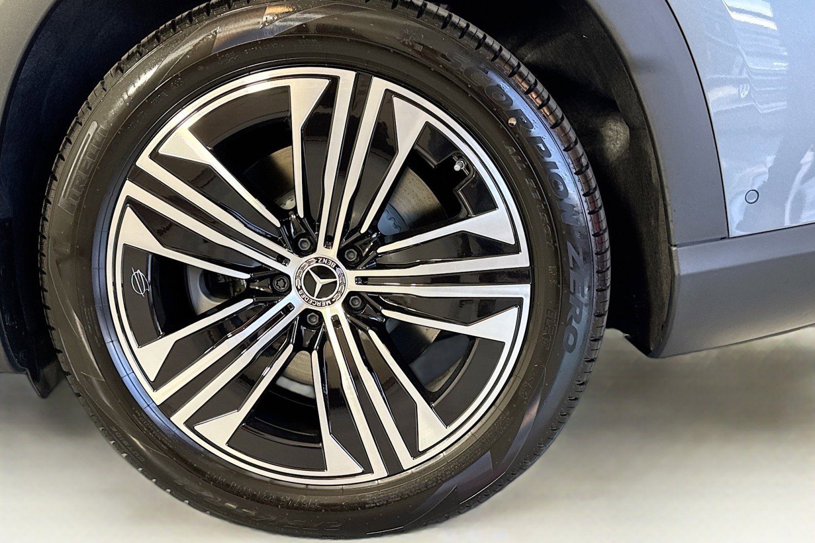 New 2026 Mercedes-Benz EQS 400 4MATIC SUV image 28