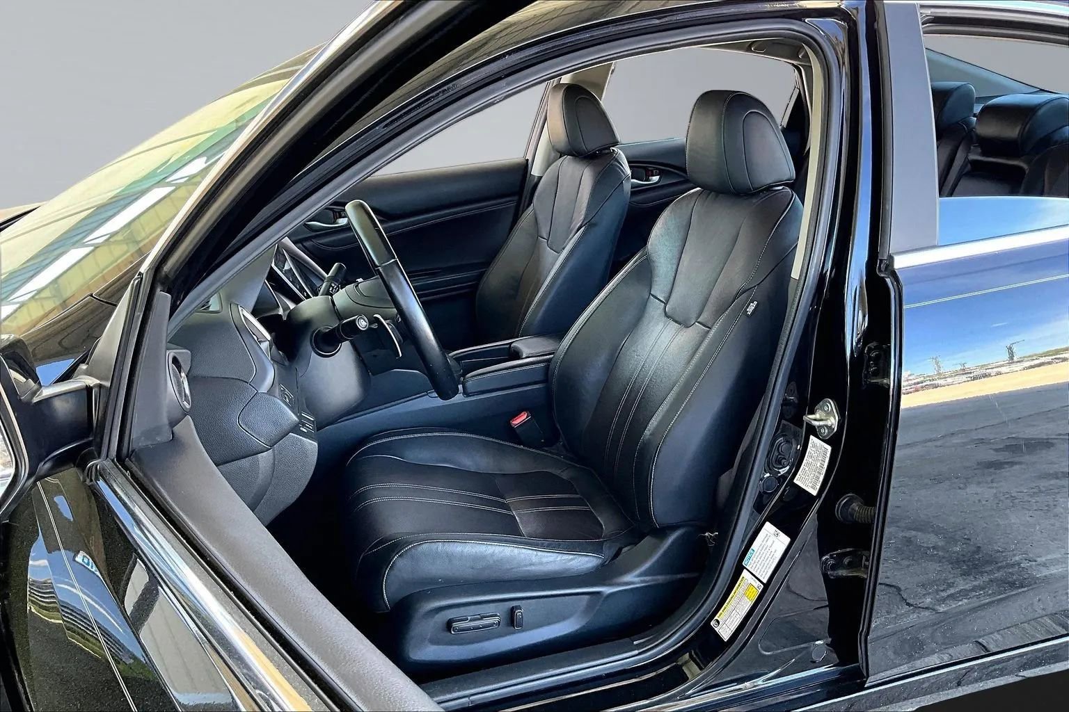 Used 2019 Honda Insight Touring image 18