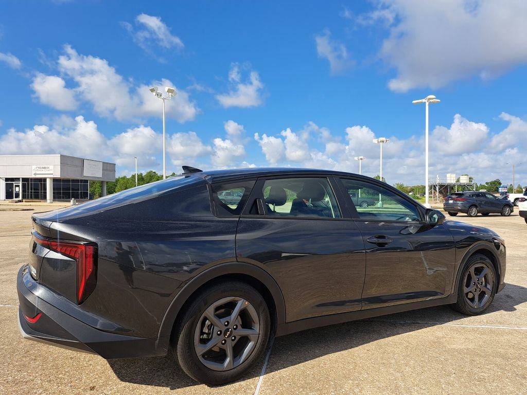 Used 2025 Kia K4 LXS image 5