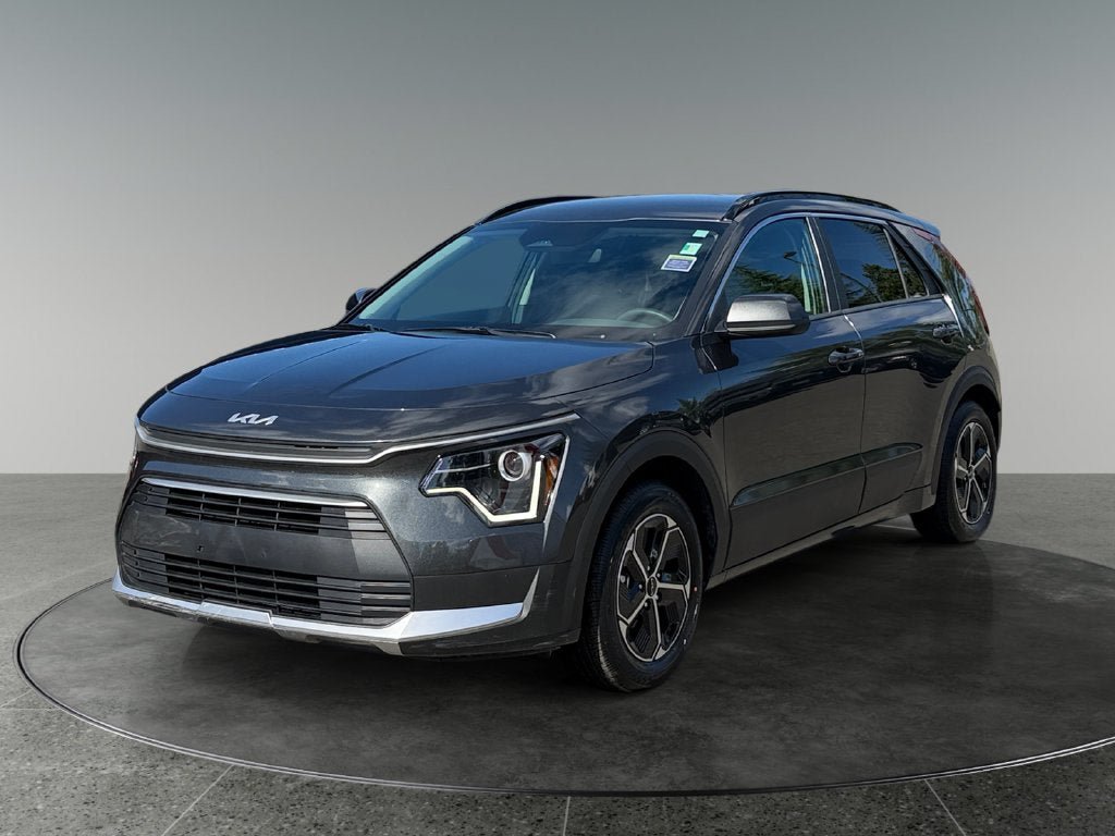 Used 2025 Kia Niro LX FWD image 4