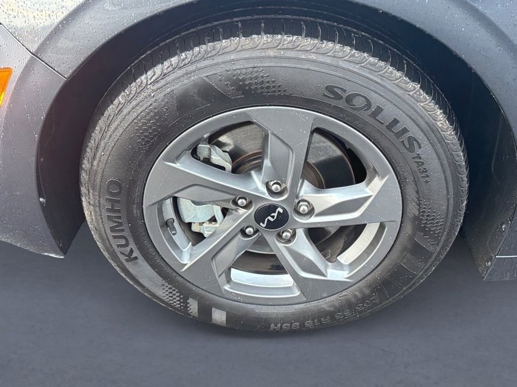 Used 2023 Kia K5 LXS image 9