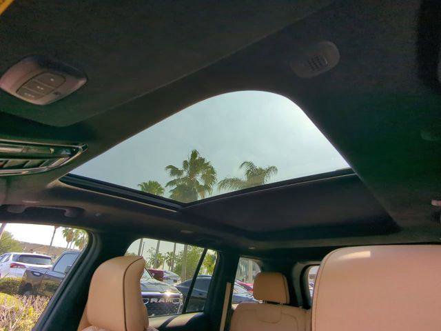 Certified 2024 Jeep Grand Cherokee Summit AWD/4WD image 24