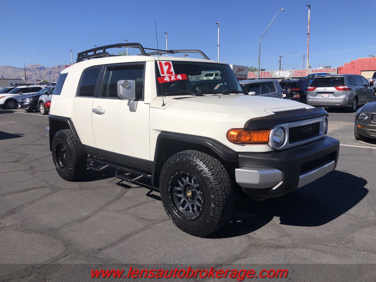 Used 2012 Toyota FJ Cruiser 4WD w/ Upgrade Pkg image 2