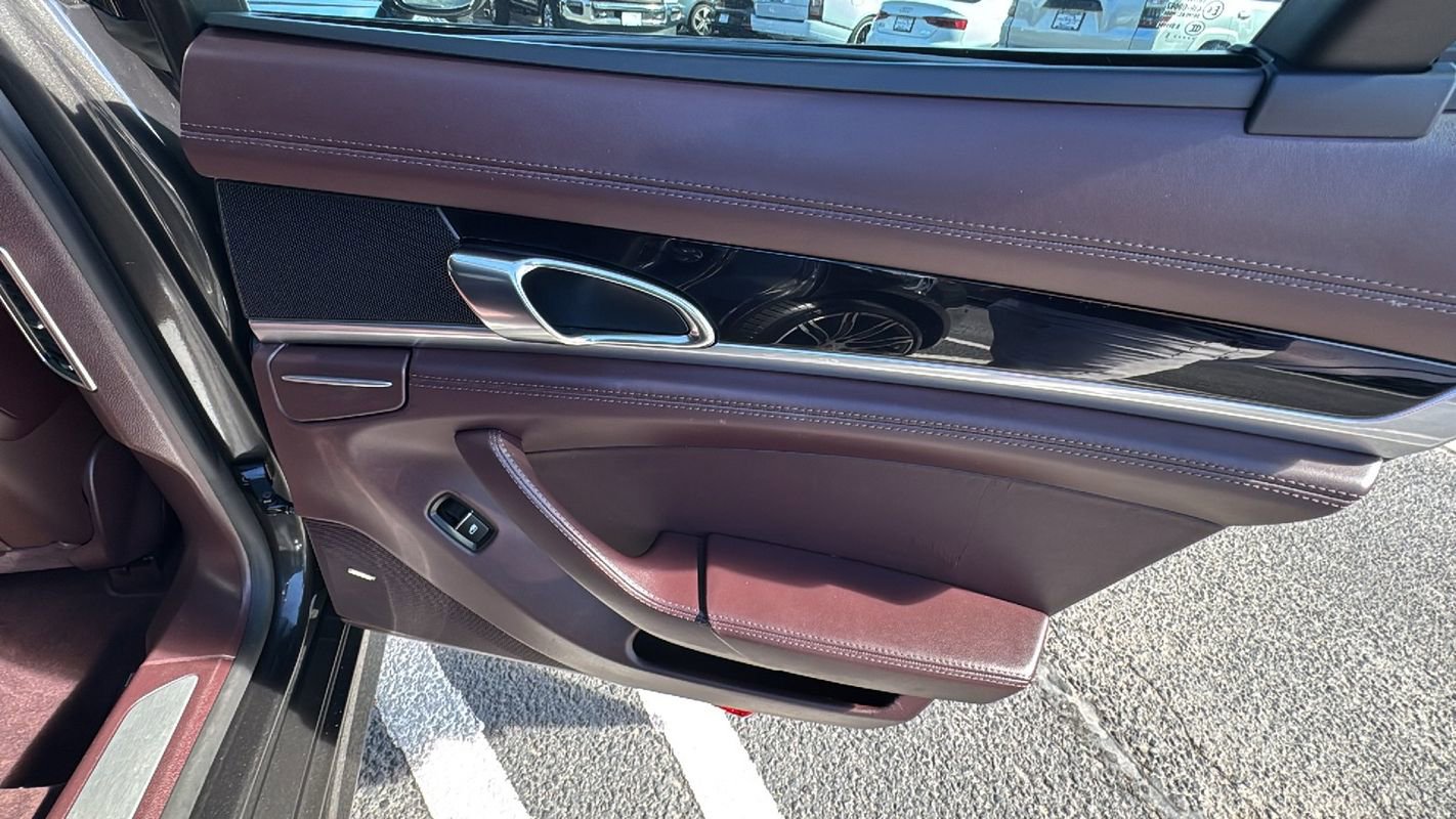 Used 2015 Porsche Panamera 4 image 19