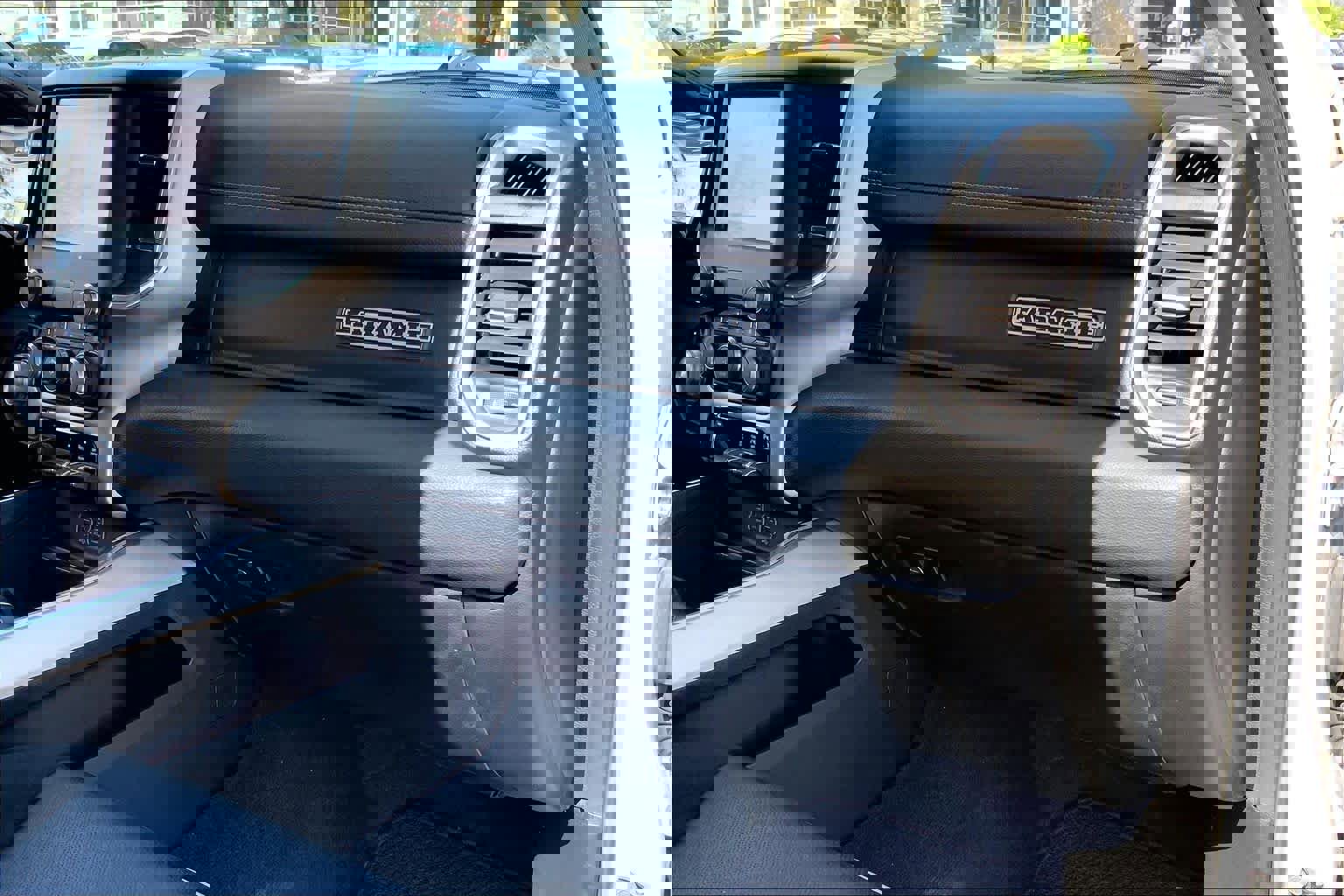 Used 2022 RAM 1500 Laramie AWD/4WD image 17