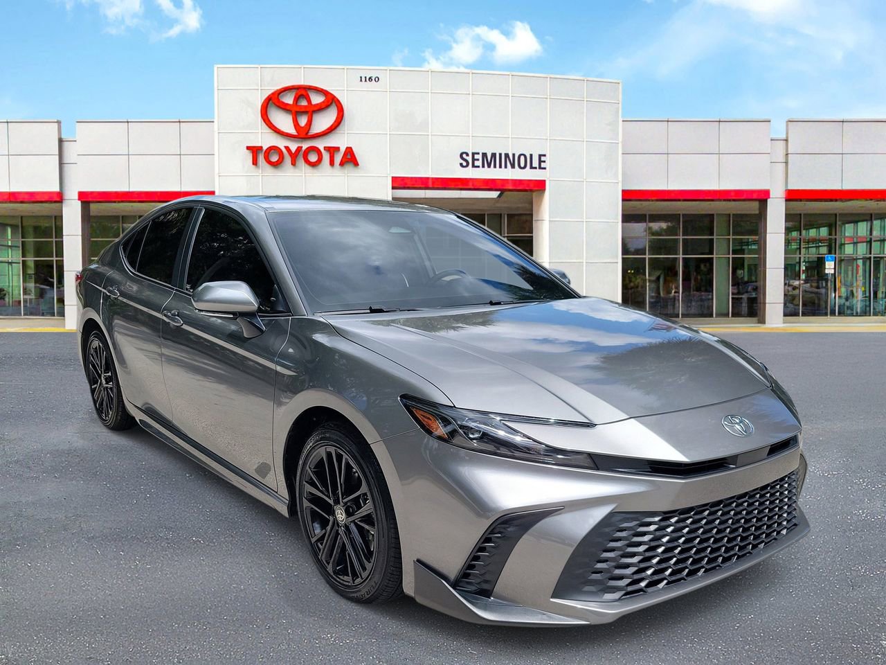 Used 2026 Toyota Camry SE FWD image 2