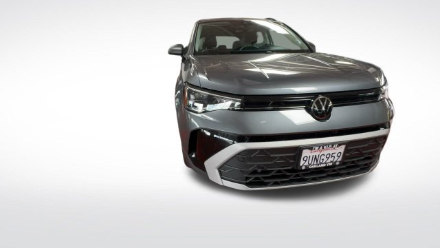 Certified 2025 Volkswagen Taos S AWD/4WD image 3