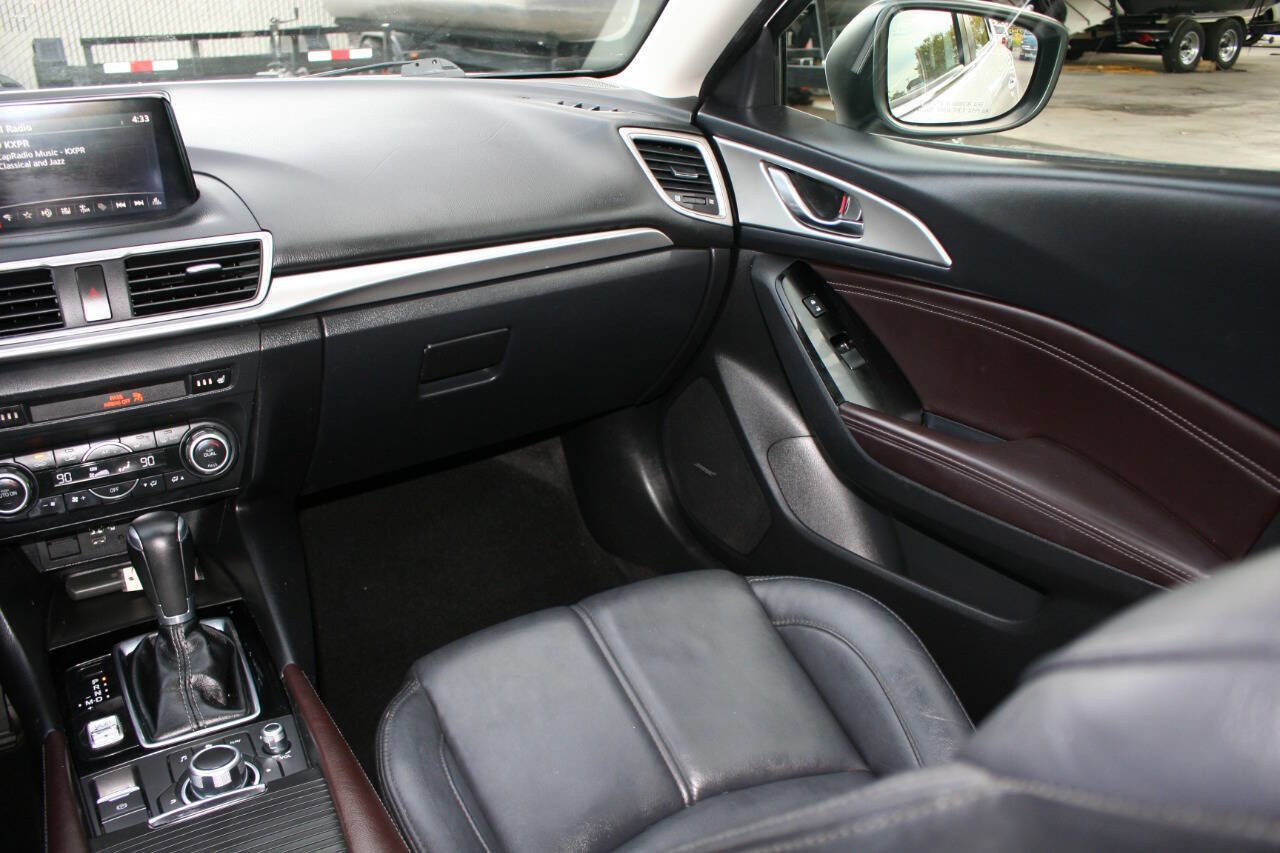 Used 2018 MAZDA MAZDA3 Touring image 19