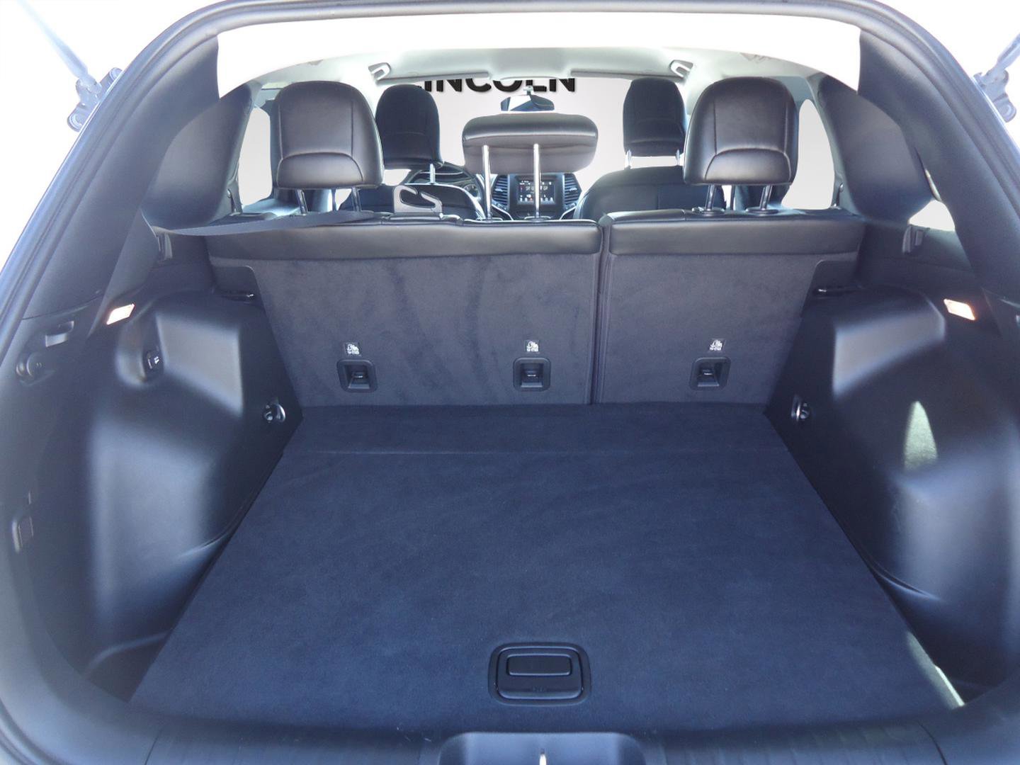 Used 2020 Jeep Cherokee Latitude Plus w/ Cold Weather Group image 30