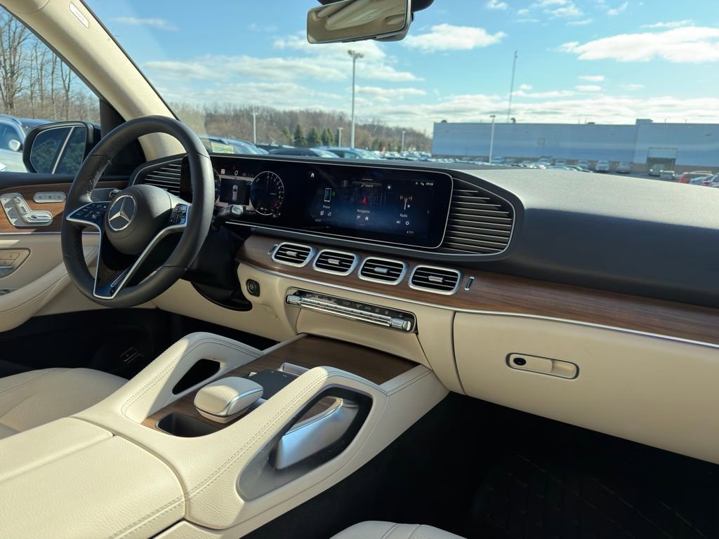 Used 2026 Mercedes-Benz GLE 450e 4MATIC image 11