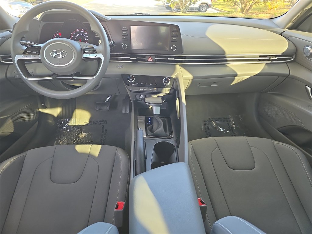 Used 2023 Hyundai Elantra SEL image 9