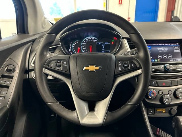 Used 2021 Chevrolet Trax LT w/ LT Convenience Package AWD/4WD image 14