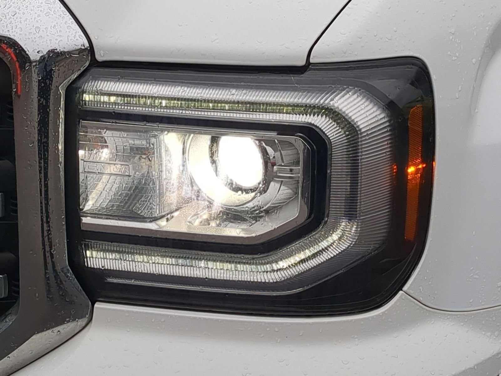 Used 2018 GMC Sierra 1500 SLE w/ SLE Value Package image 15