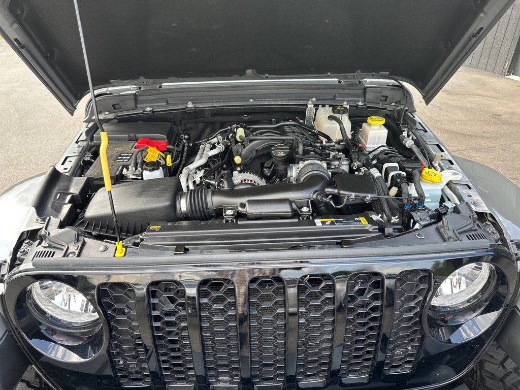 Used 2022 Jeep Gladiator Willys image 16