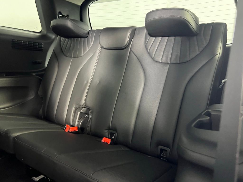 Used 2023 Hyundai Palisade Limited w/ Winter Package image 29