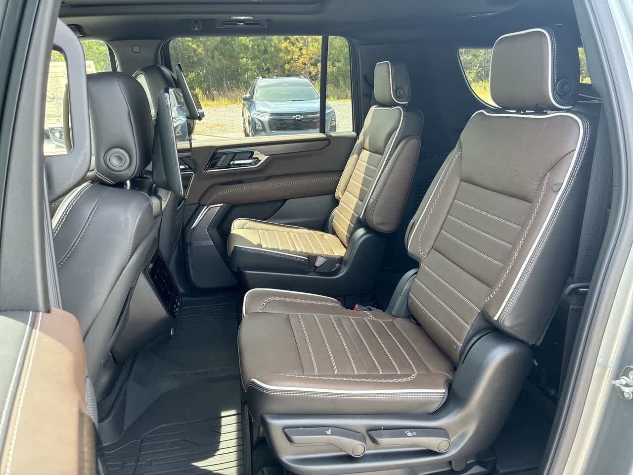 New 2026 GMC Yukon XL Denali Ultimate w/ LPO, Floor Liner Package AWD/4WD image 26