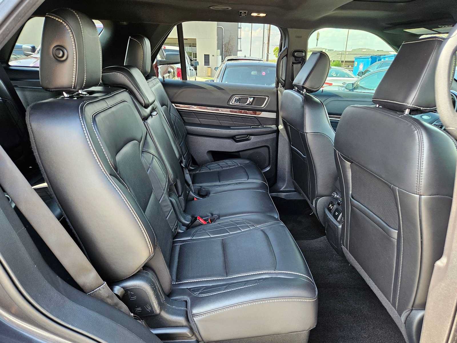 Used 2018 Ford Explorer Platinum AWD/4WD image 21