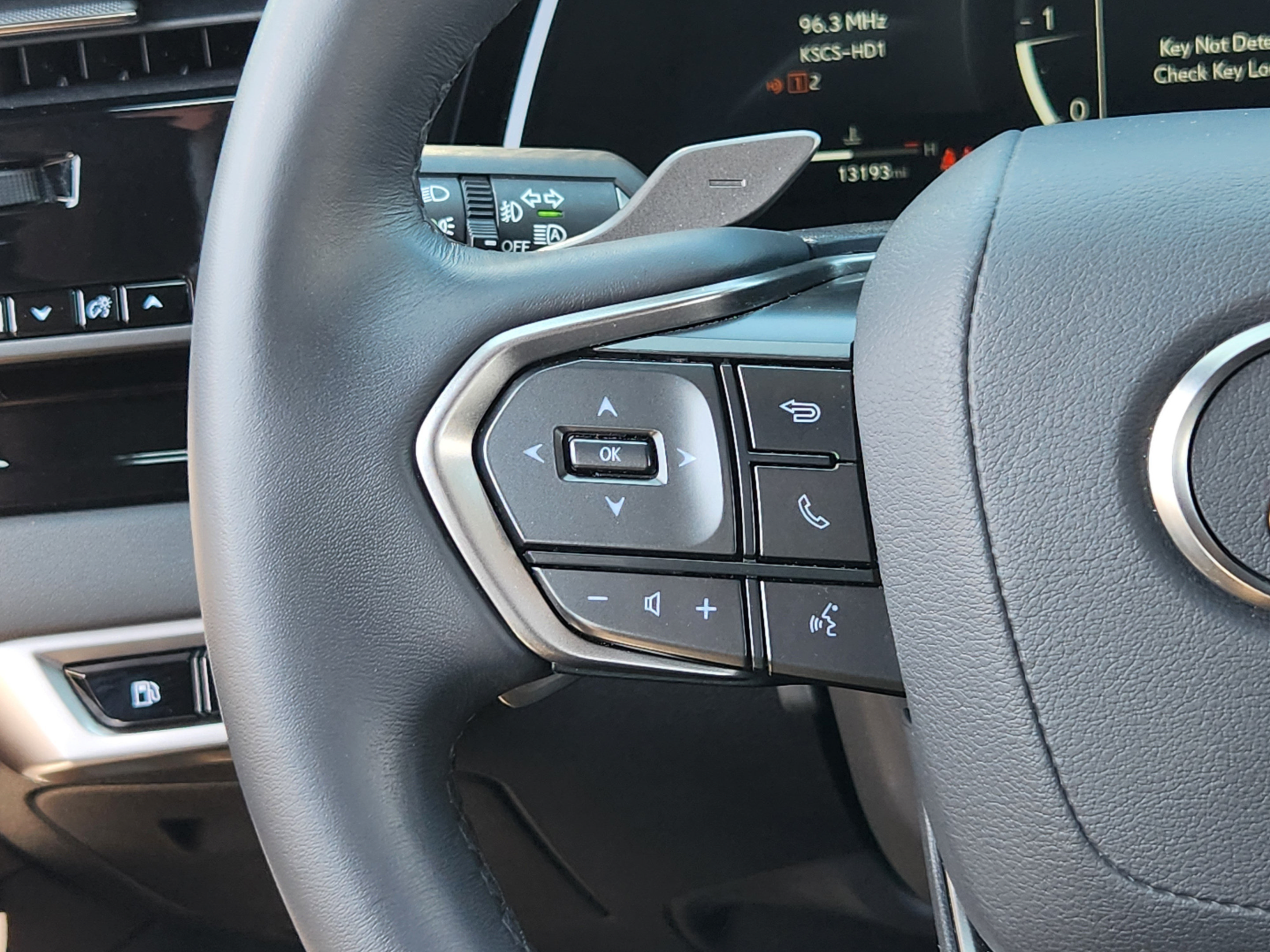 Used 2025 Lexus RX 350 FWD w/ Technology Package image 22
